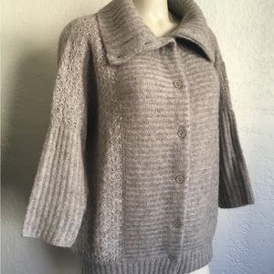 𝅺eileen Fisher alpaca blend beige cardigan XS ( run big)